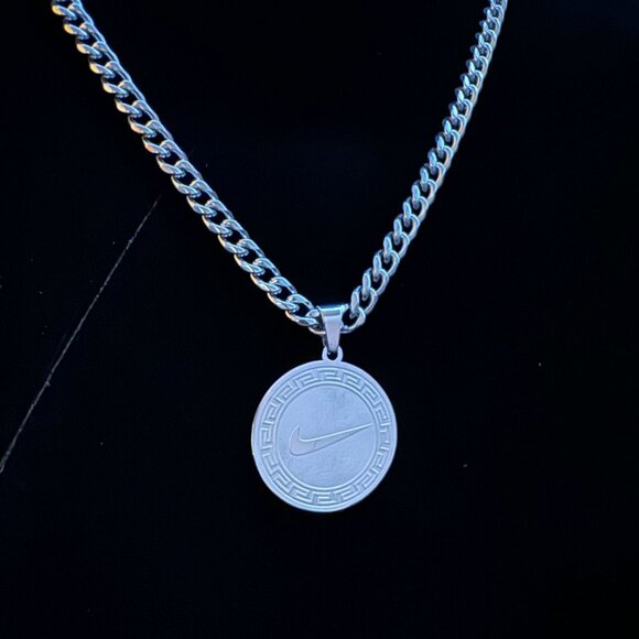 Nike Circle Pattern Pendant Necklace - Silver Plated - 5mm Cuban - 22" Chain - Picture 1 of 2